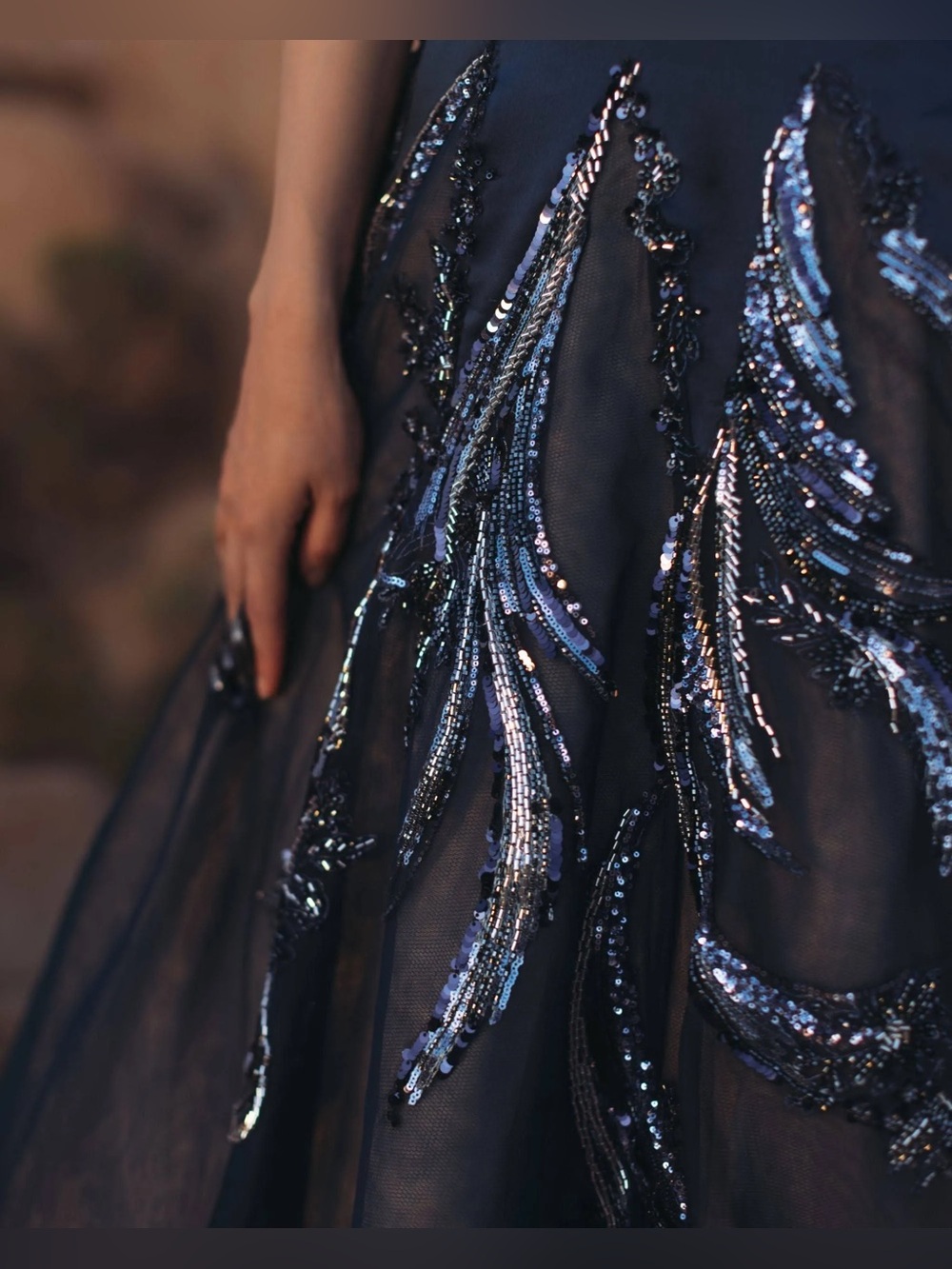 MAC DUGGAL
Navy Embellished Satin Ball Gown With Tulle Skirt Size 14 - Picture 4 of 9